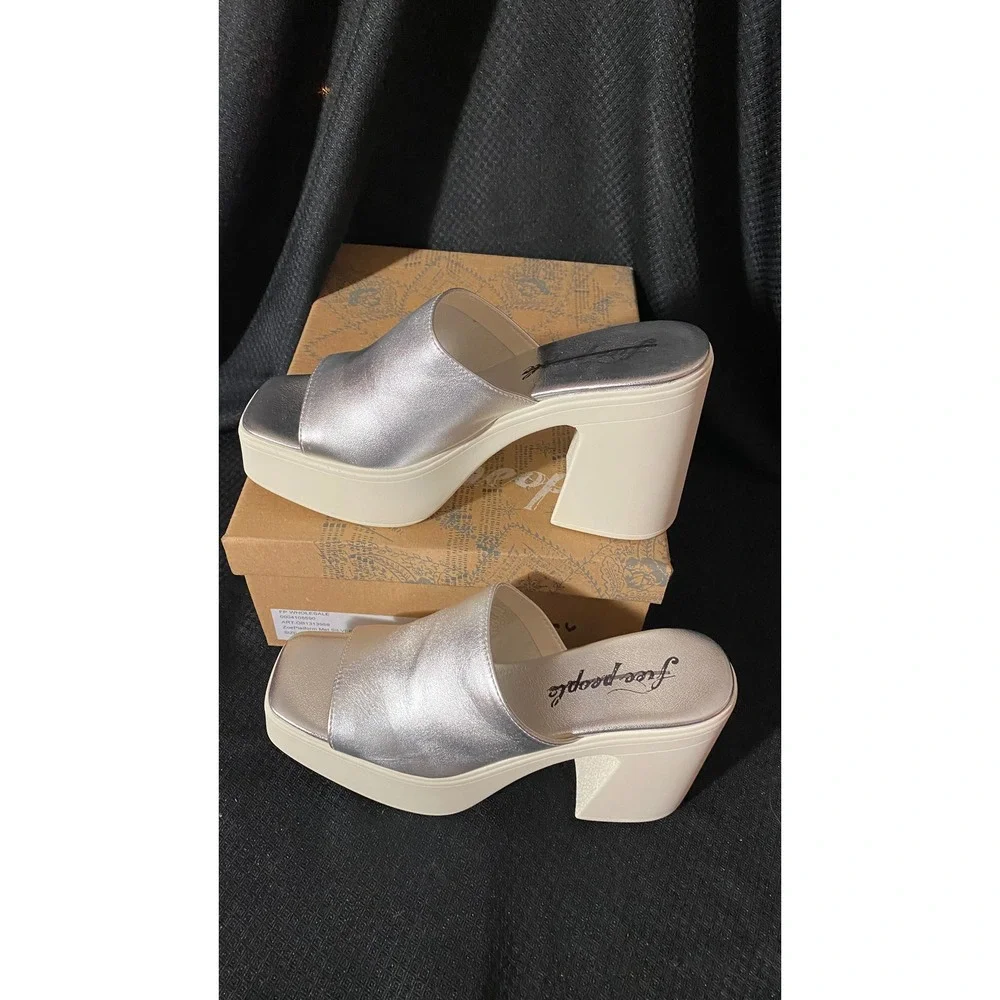 Free People Zoe Platform Silver Metallic Leather Mule Sandals Size 37 NEW